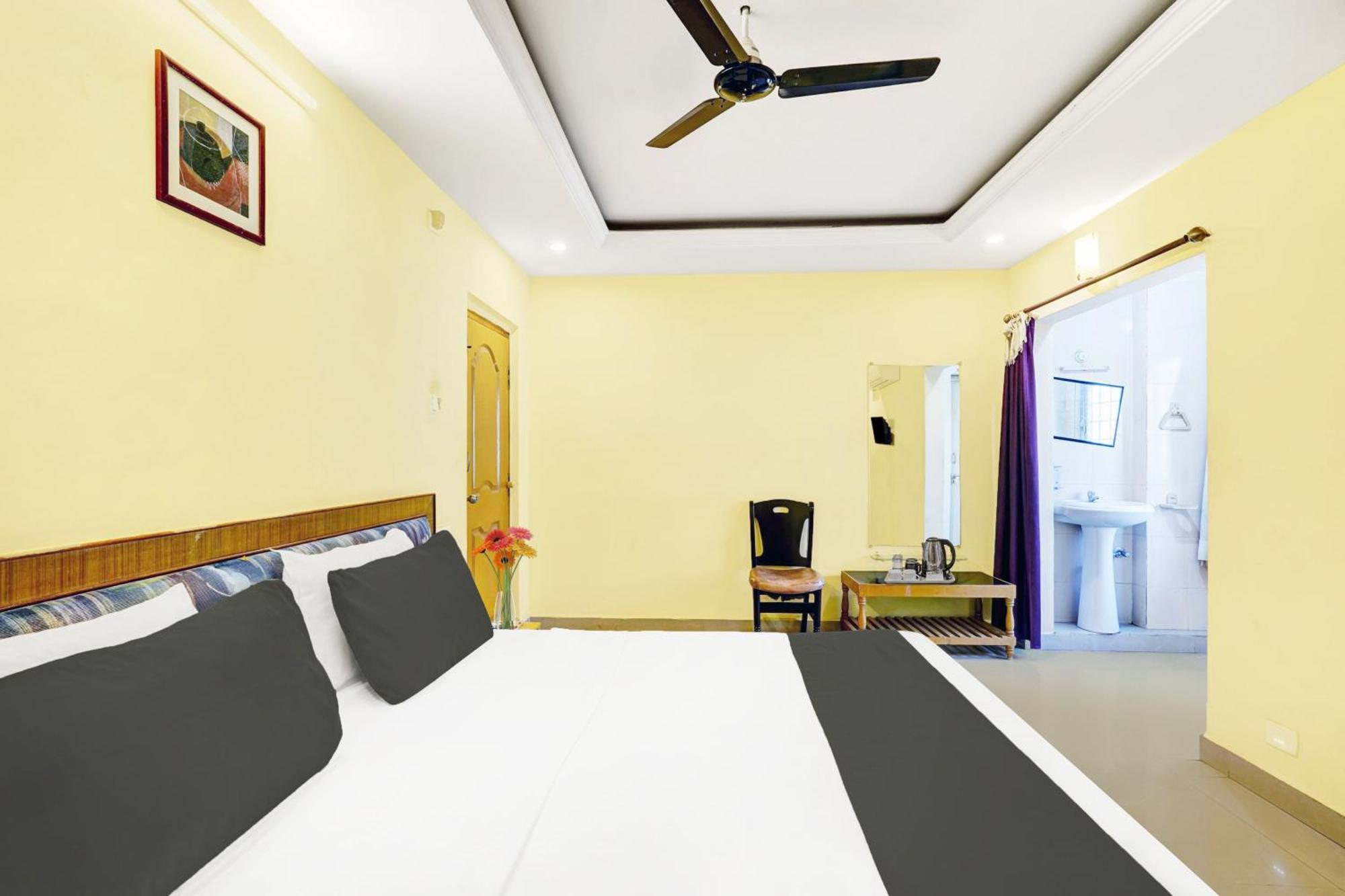 Super O Padmavathi Puram Near Railway Station