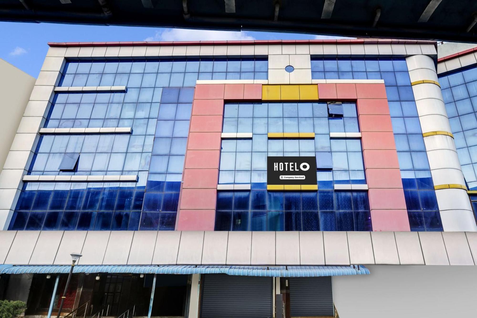 Hotel Super O Padmavathi Puram Near Railway Station 4*