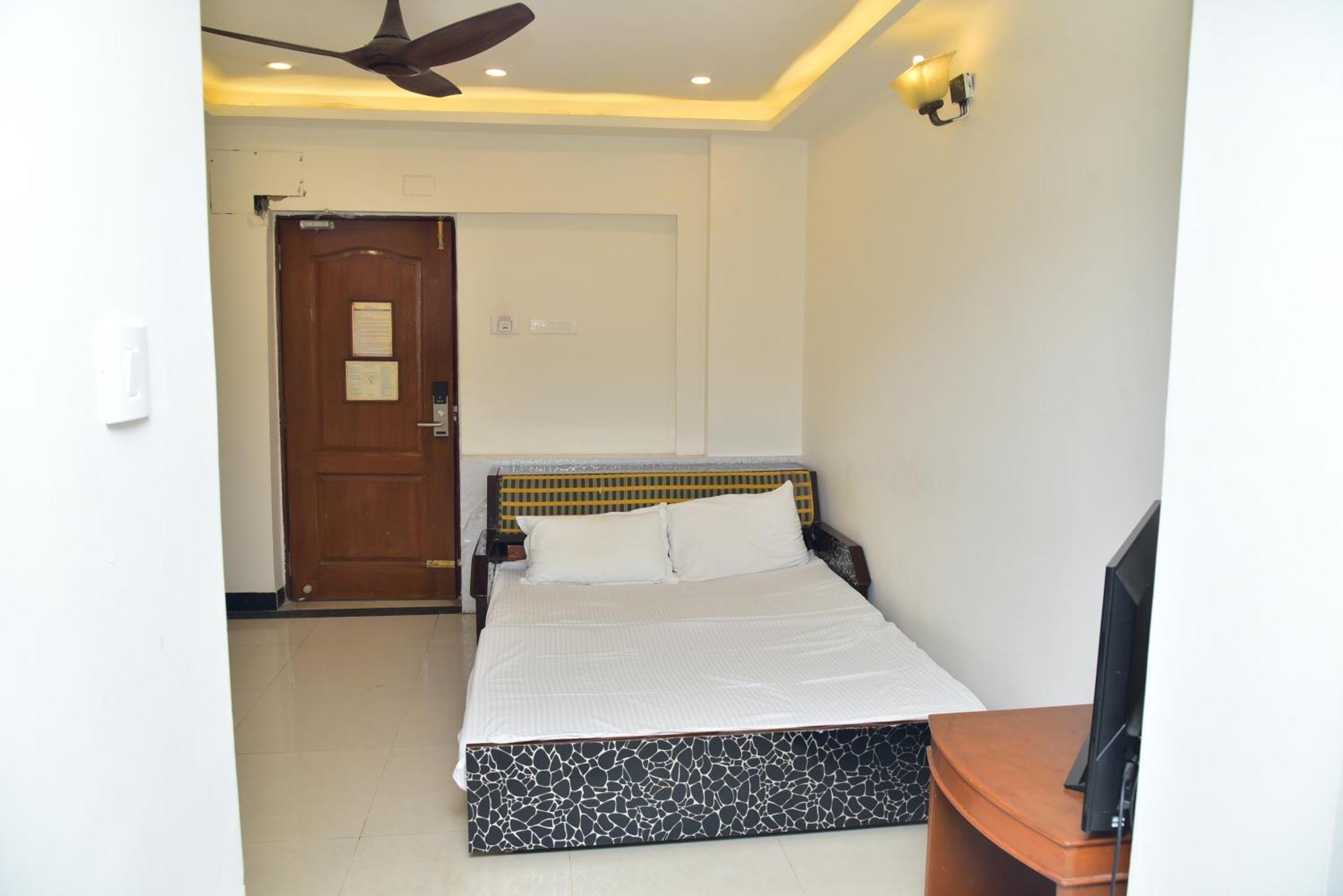 Hotel Sindhu International 4*
