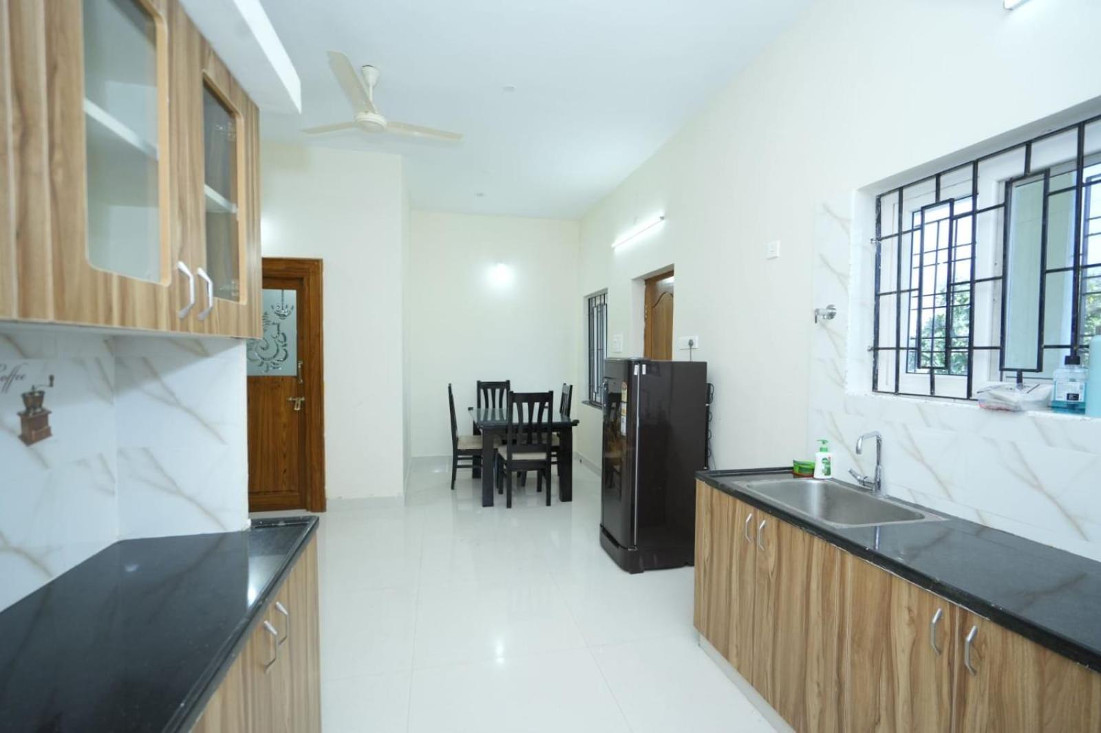Brand-new Ultra-luxurious & Super Spacious 3bhk In The Heart Of The