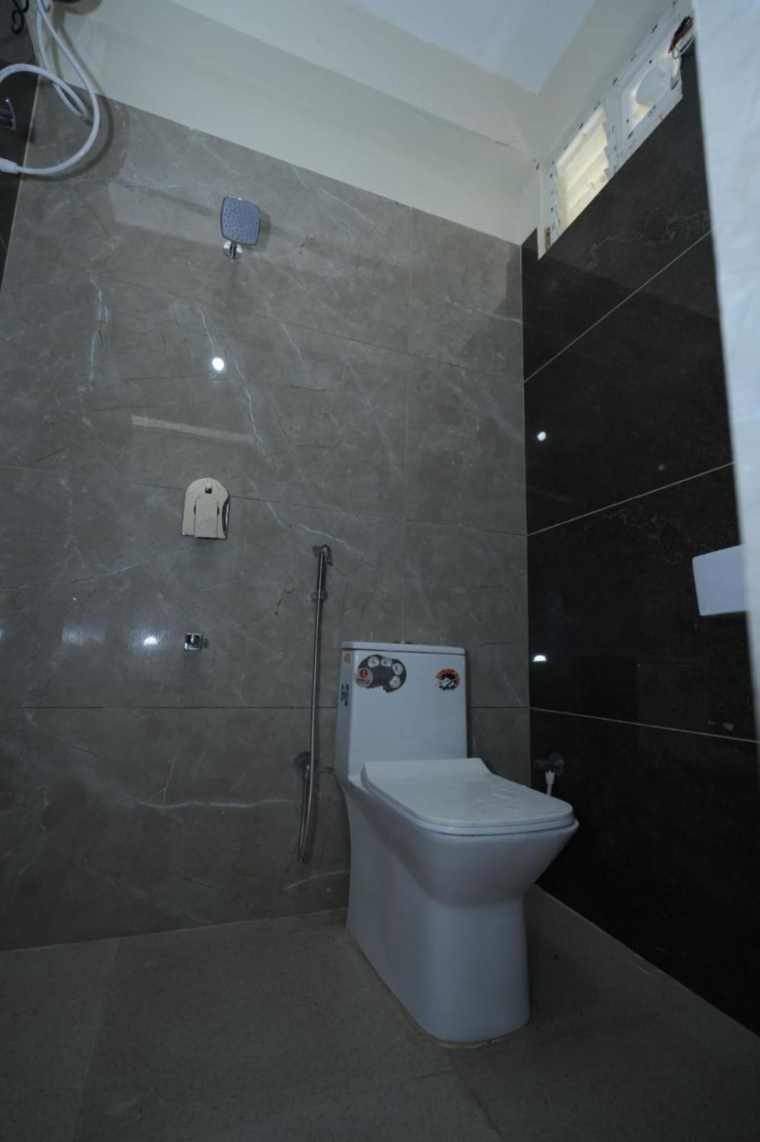 Apartment Brand-new Ultra-luxurious & Super Spacious 3bhk In The Heart Of The Tirupati