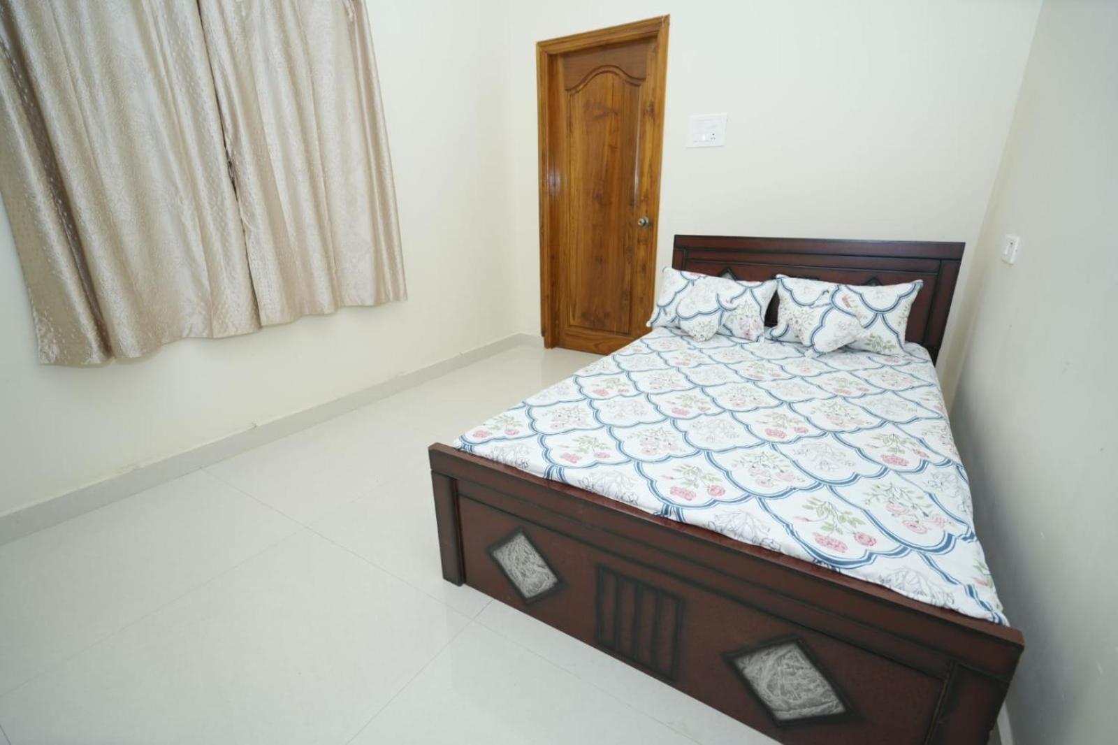 Brand-new Ultra-luxurious & Super Spacious 3bhk In The Heart Of The