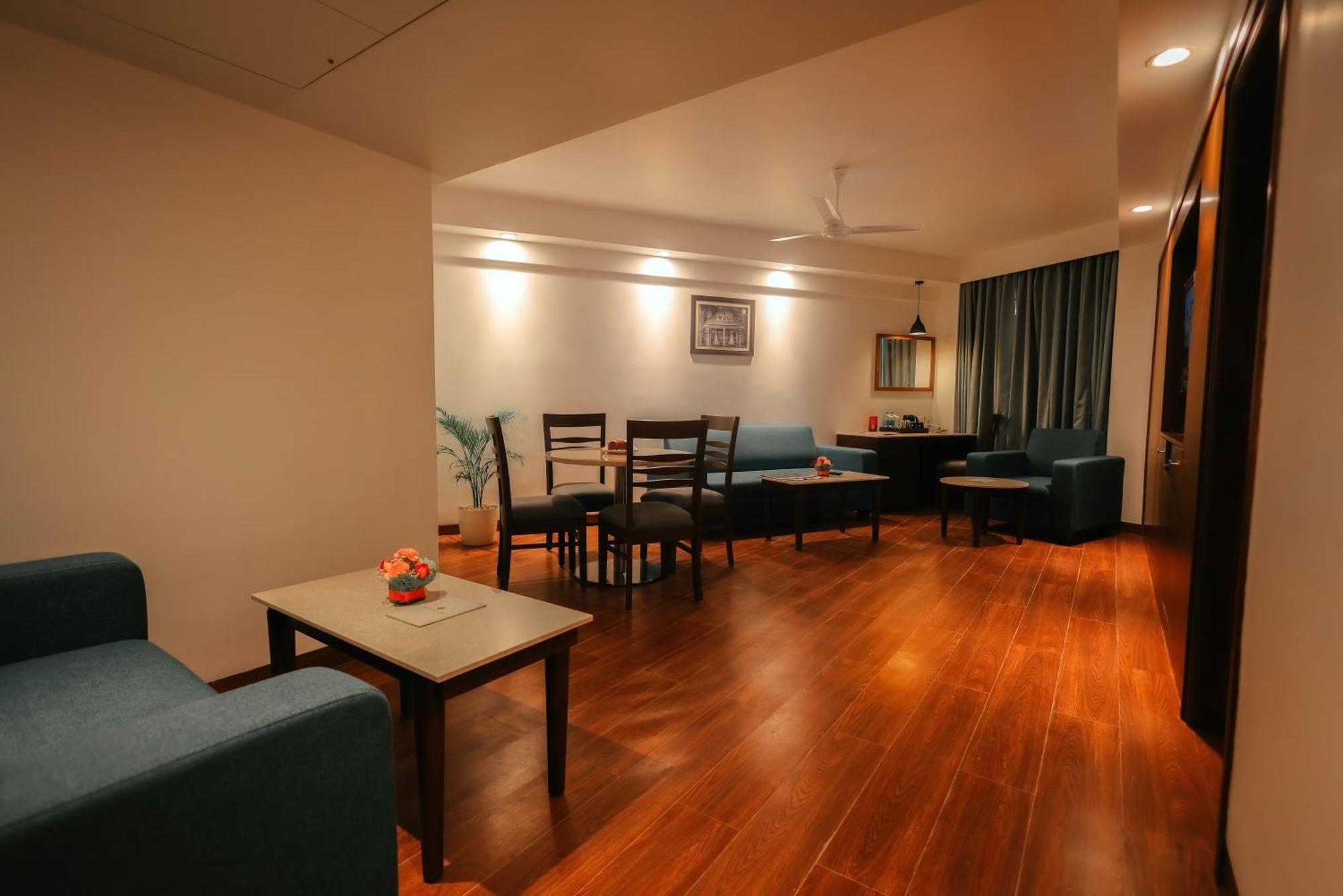 Ramee Guestline Hotel 3*