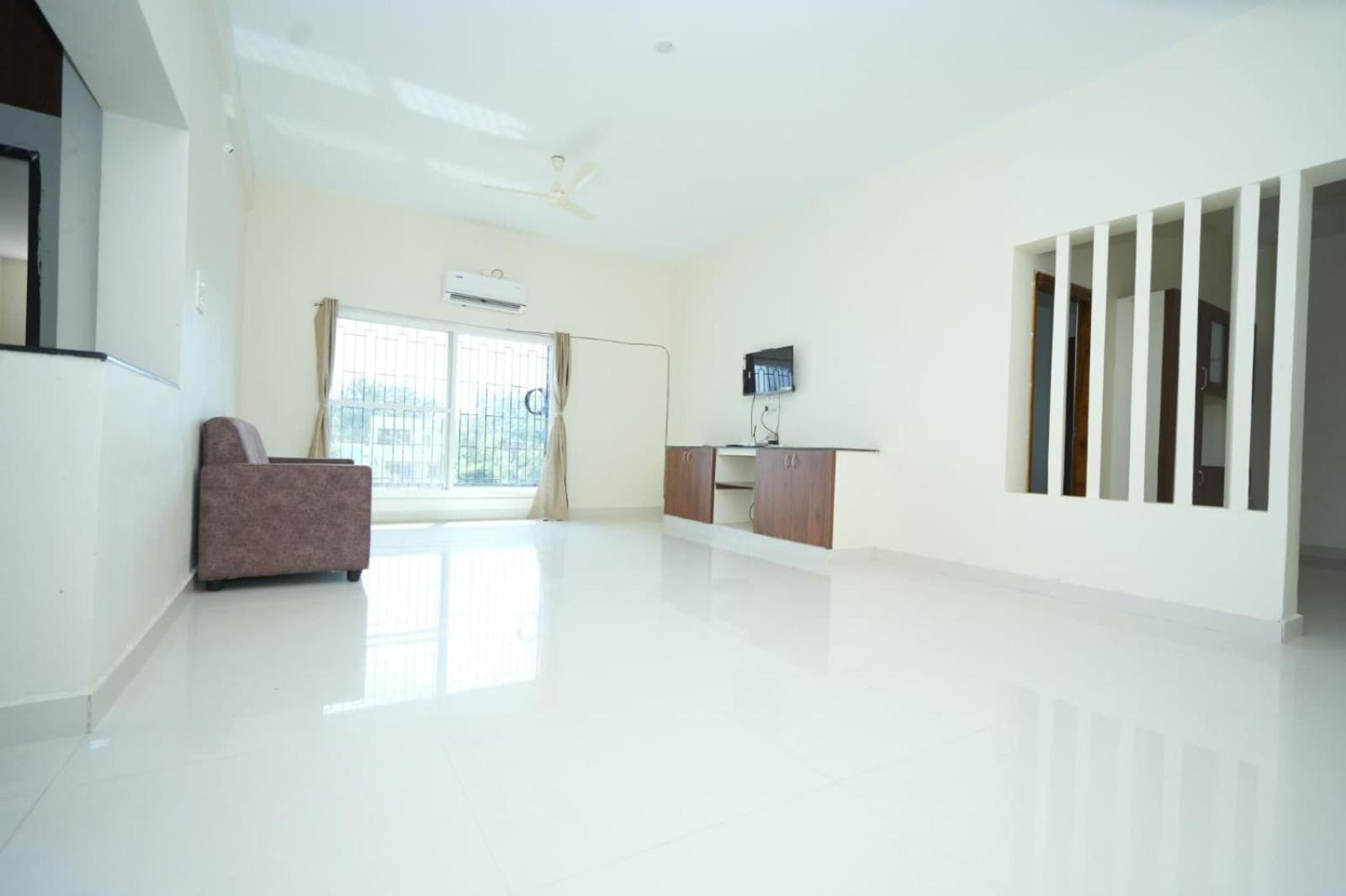 Bhakti Bliss - New Spacious And Luxurious 3bhk With Ac, Wifi And Android Tv- 5mins From Highway Upto 20 Guests Apartment *