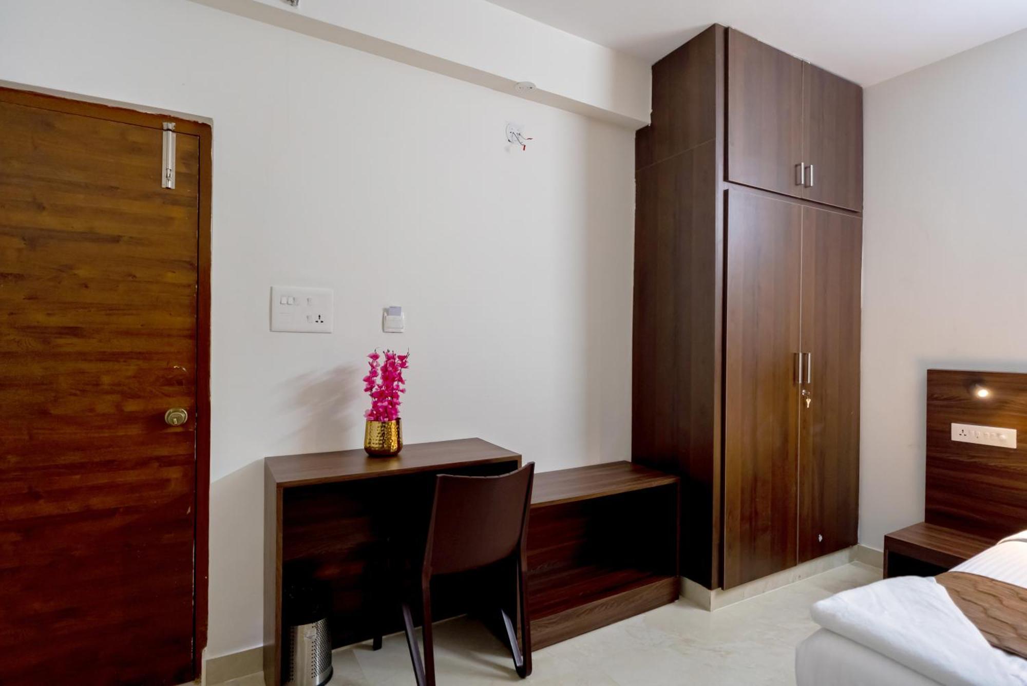 Apartment Mahas Vrindavan By Mahas - 3 Bhk Flats - Fully Airconditioned
