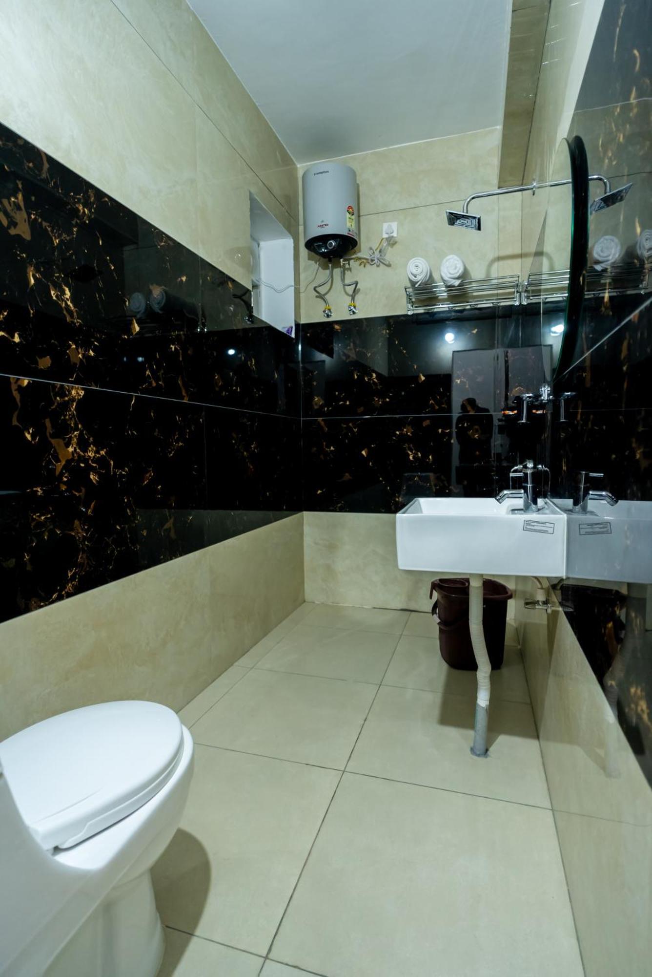 Apartment Mahas Vrindavan By Mahas - 3 Bhk Flats - Fully Airconditioned *