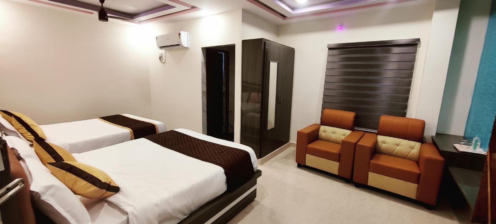 Hotel Aadya New Luxury 2*