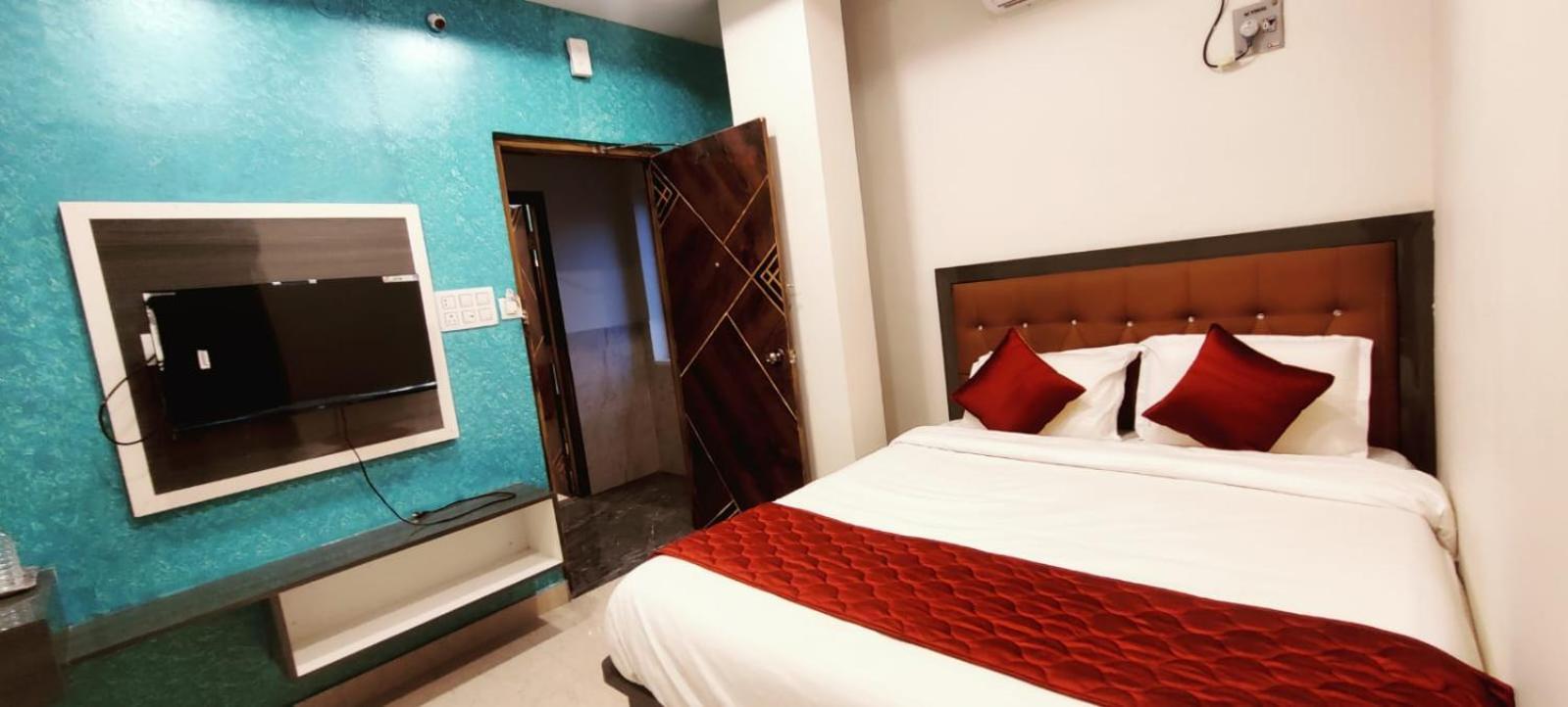 Hotel Aadya New Luxury 2*