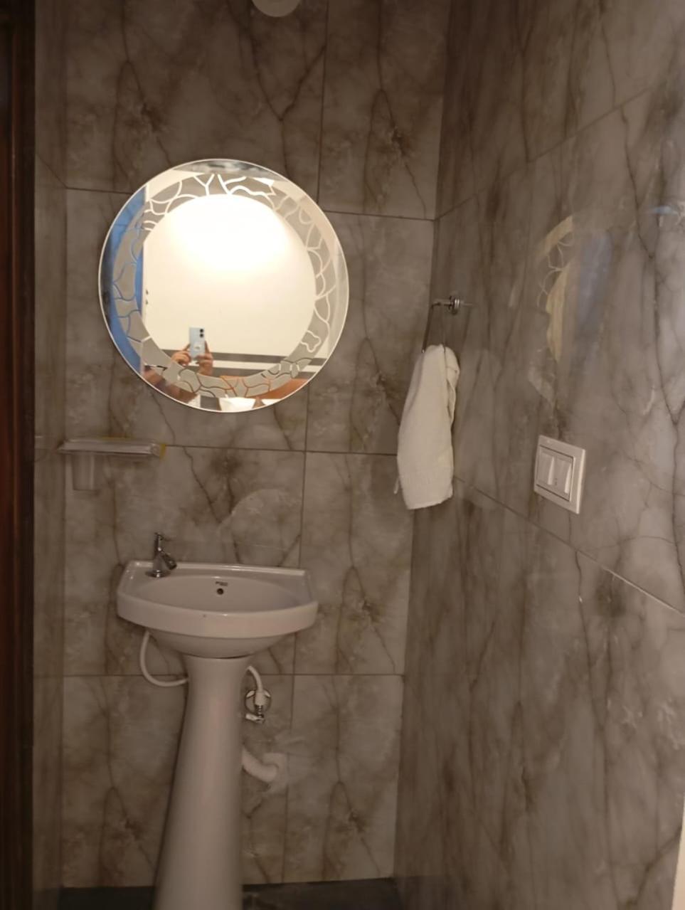 Hotel Aadya New Luxury 2*