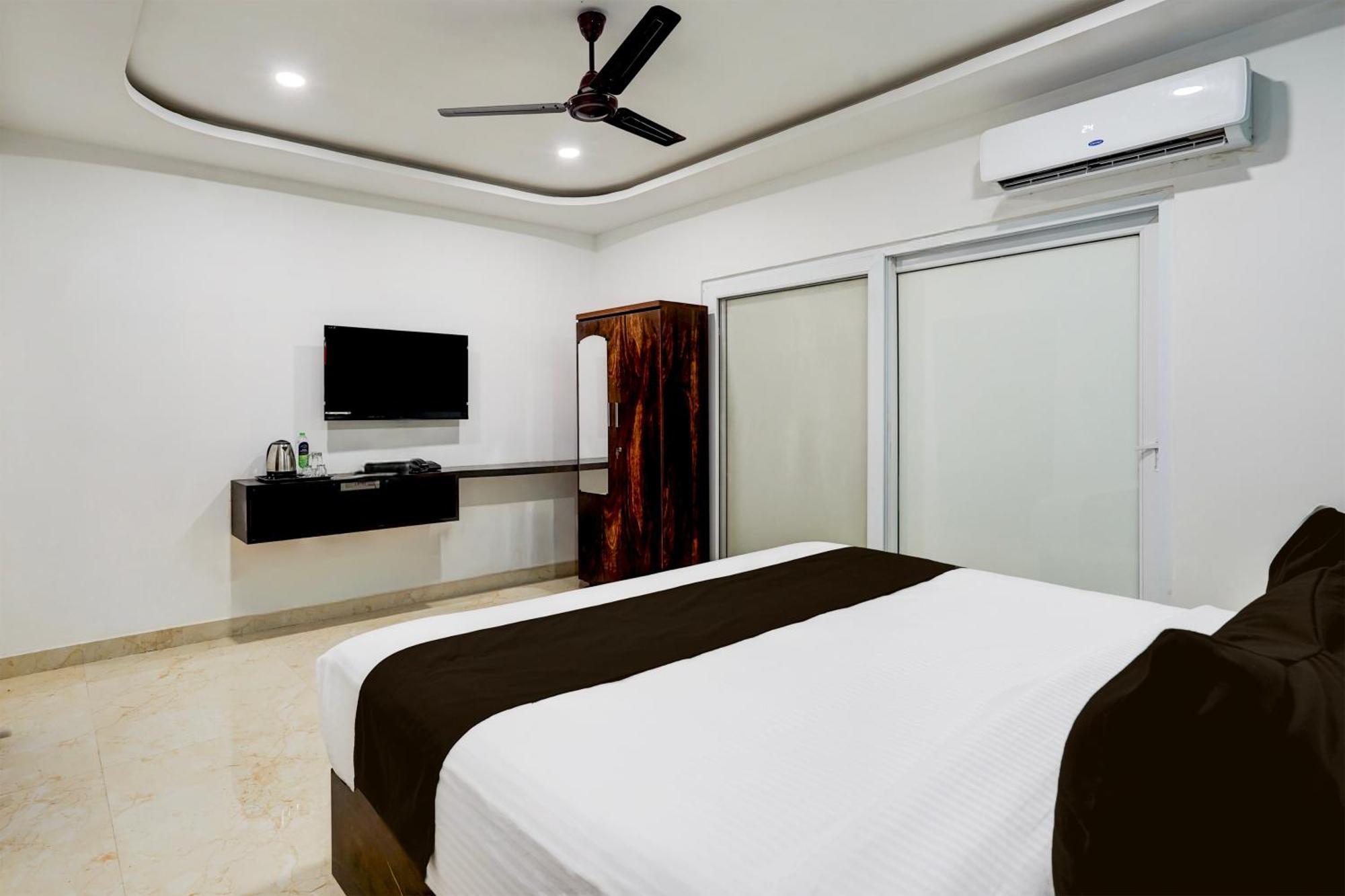 Hotel O Elite Vistara Luxury 3*