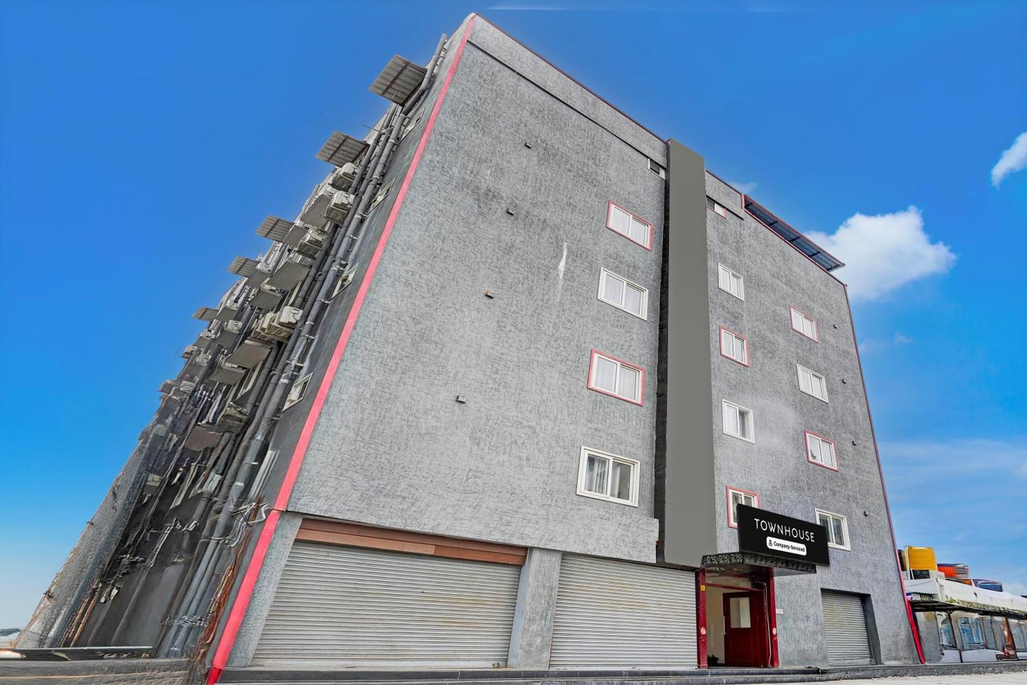 Super Townhouse 4*
