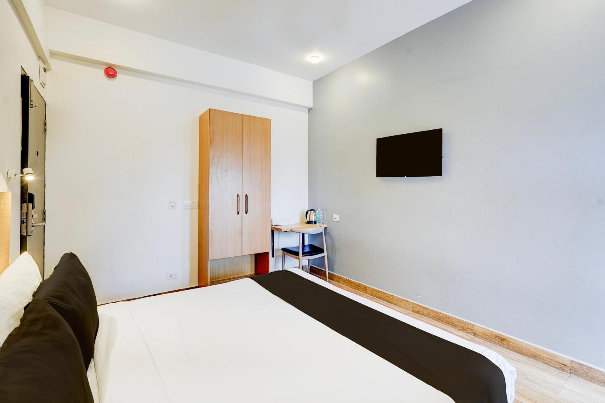 Super Townhouse Hotel 4*