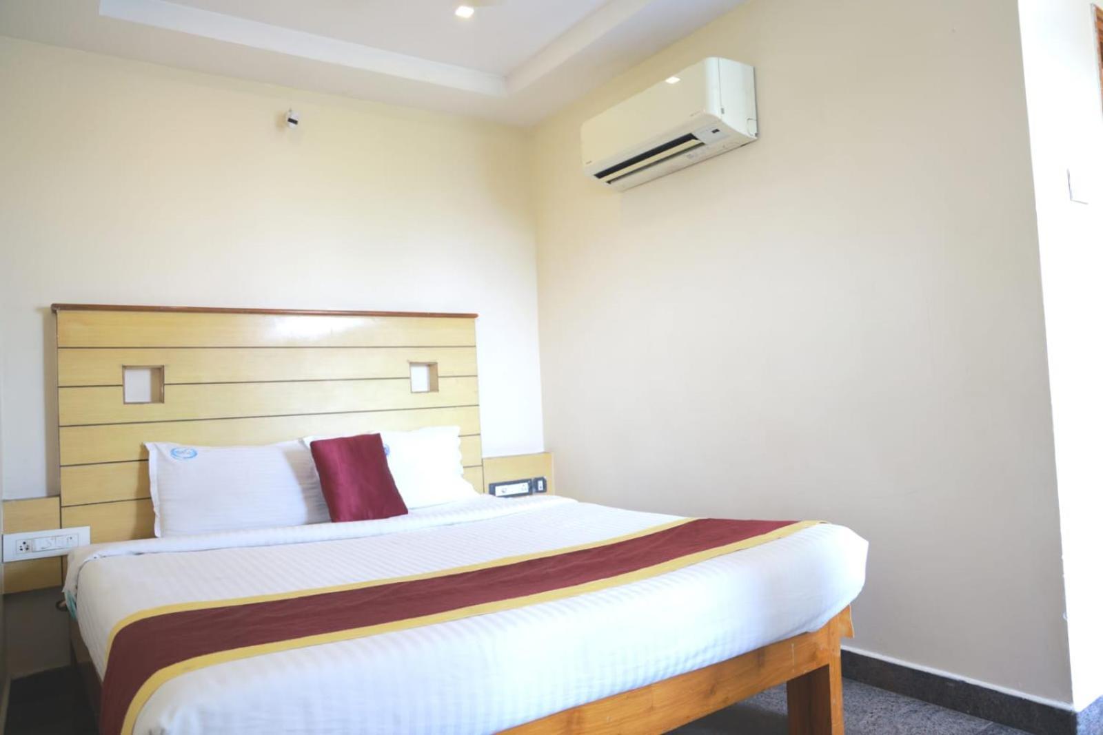 Way Grand Hotel