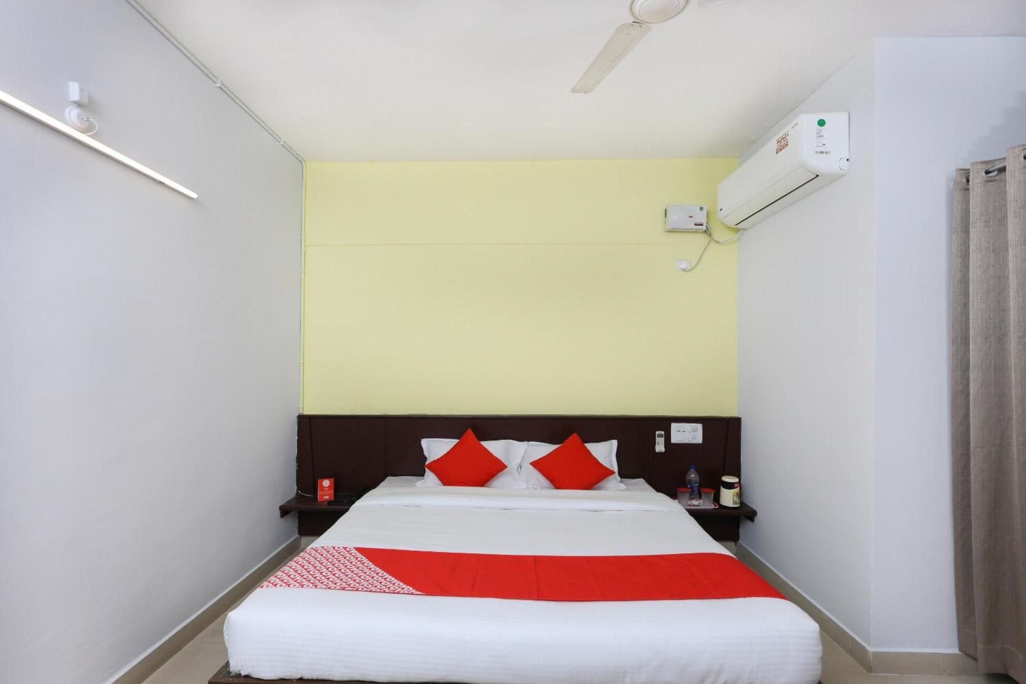 Capital O Sai Golden Hotel
