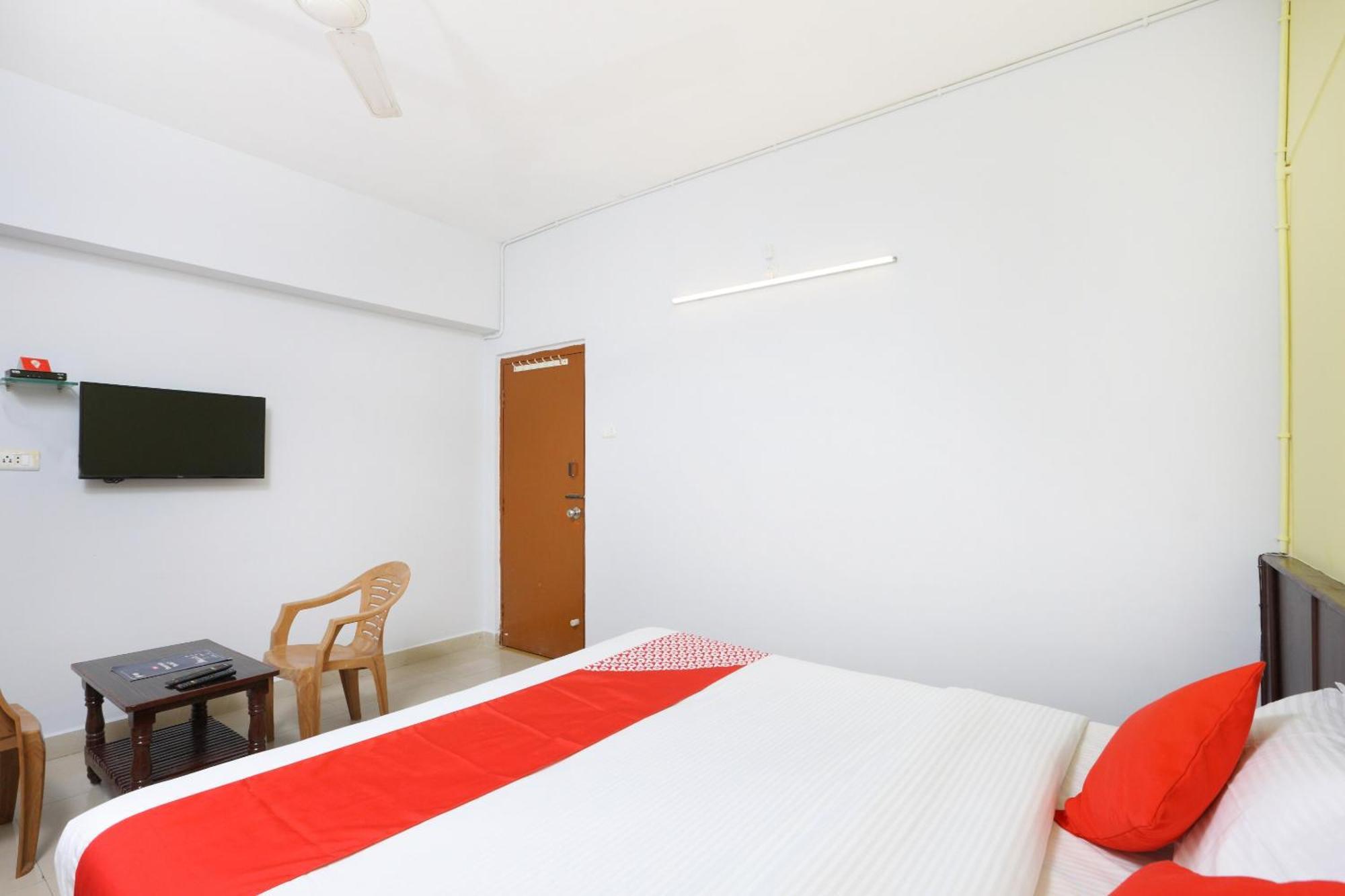 Capital O Sai Golden Hotel