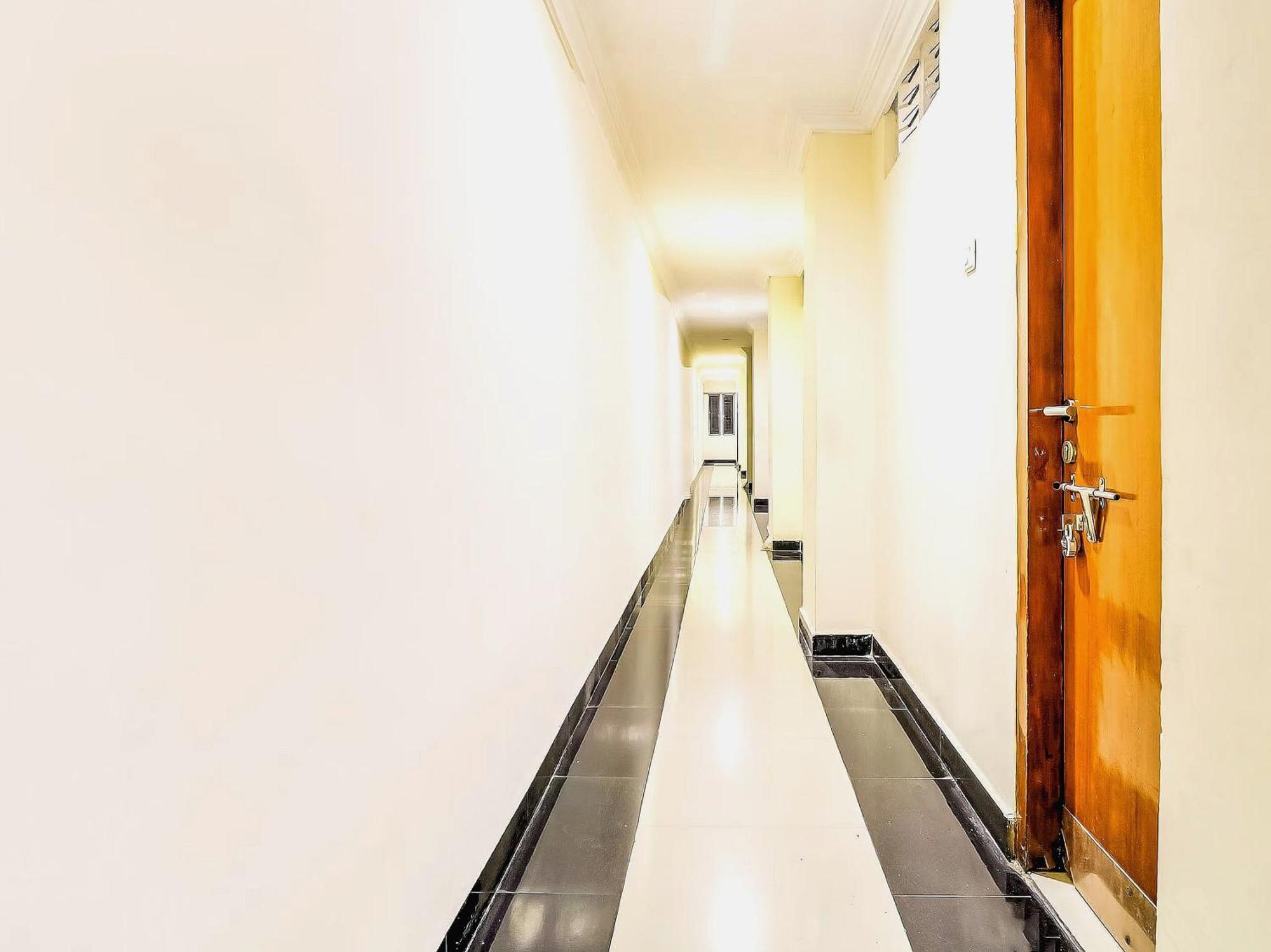 Spot On Srinivasa Residency Hotel