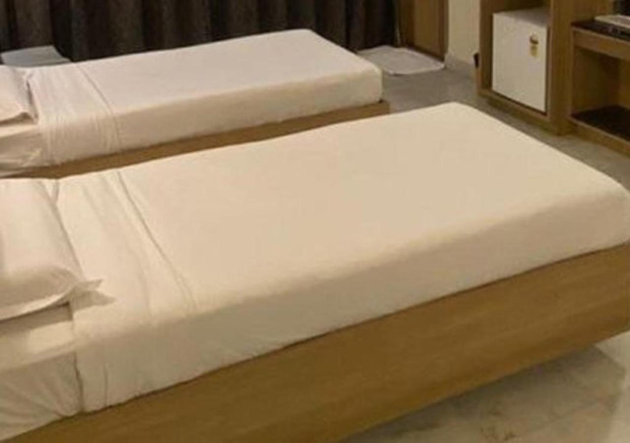 Hotel Bhimas Deluxe 4*
