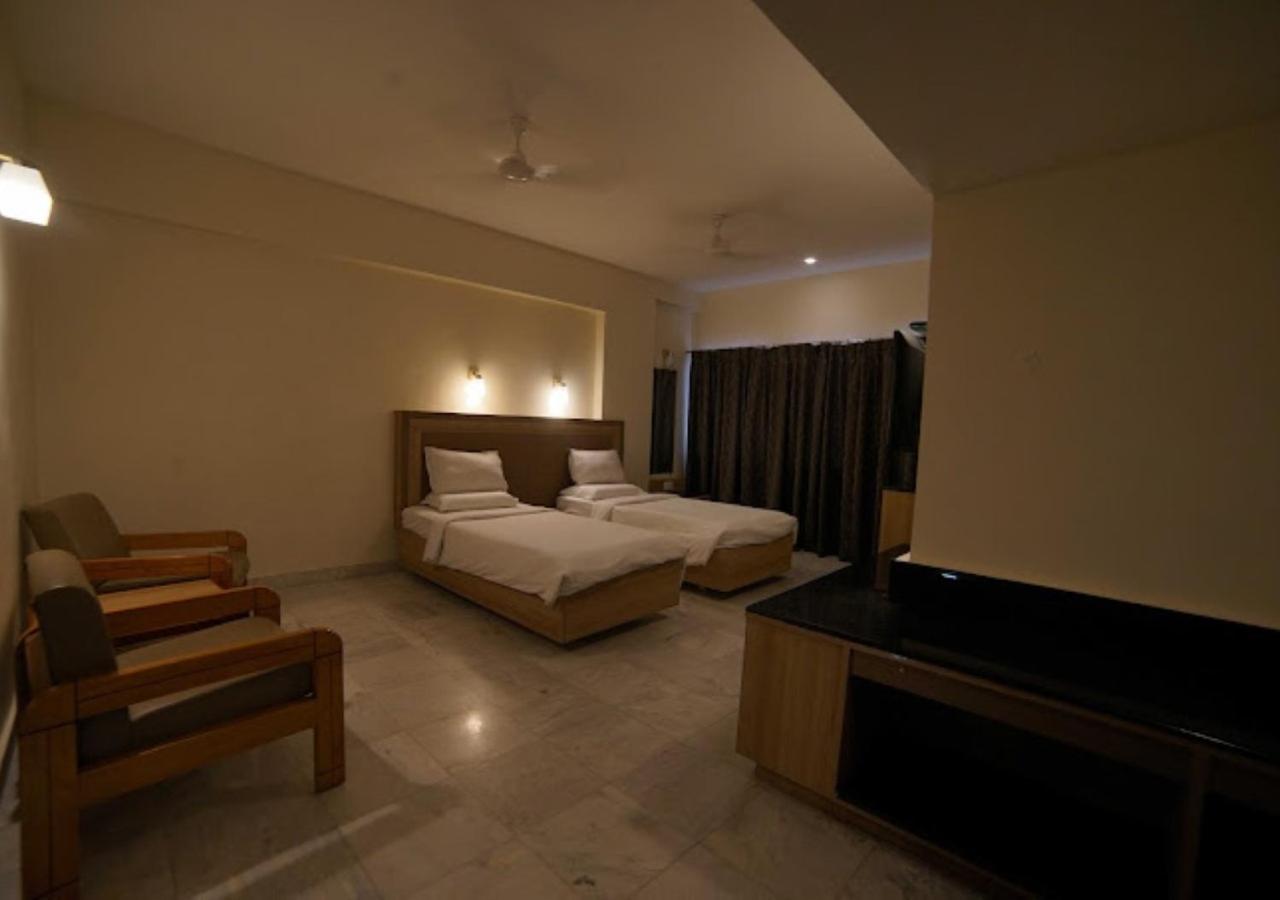 Hotel Bhimas Deluxe