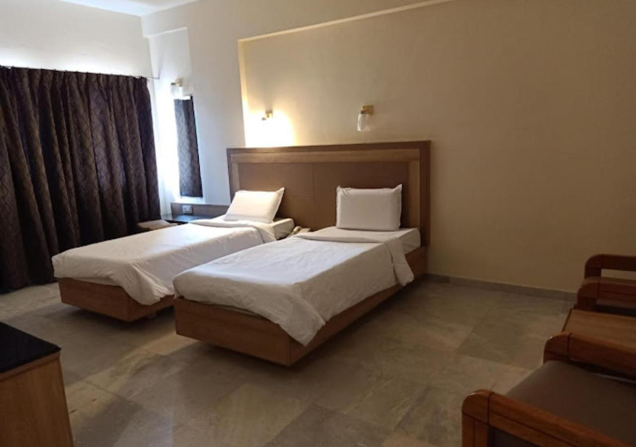 Hotel Bhimas Deluxe 4*