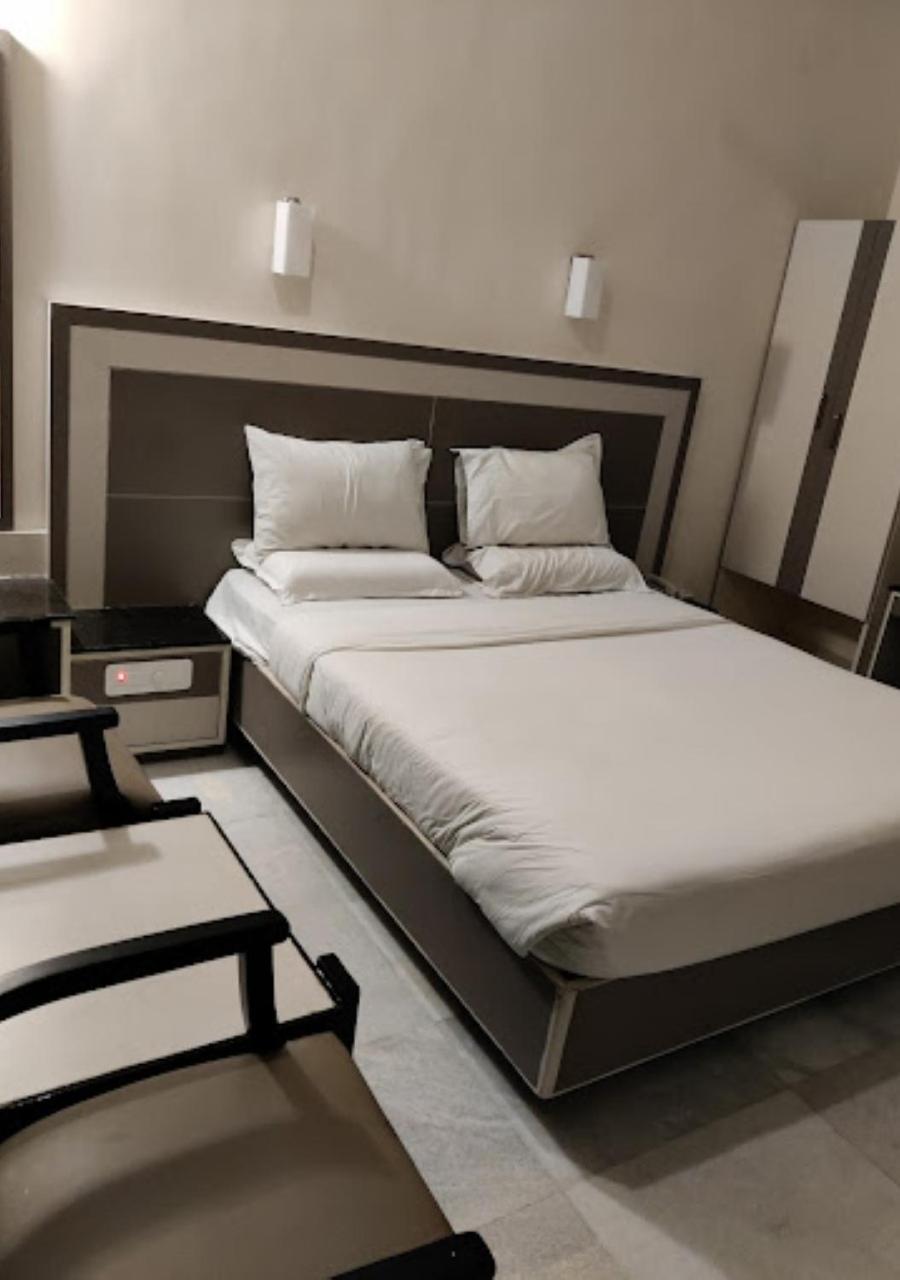 Hotel Bhimas Deluxe 4*