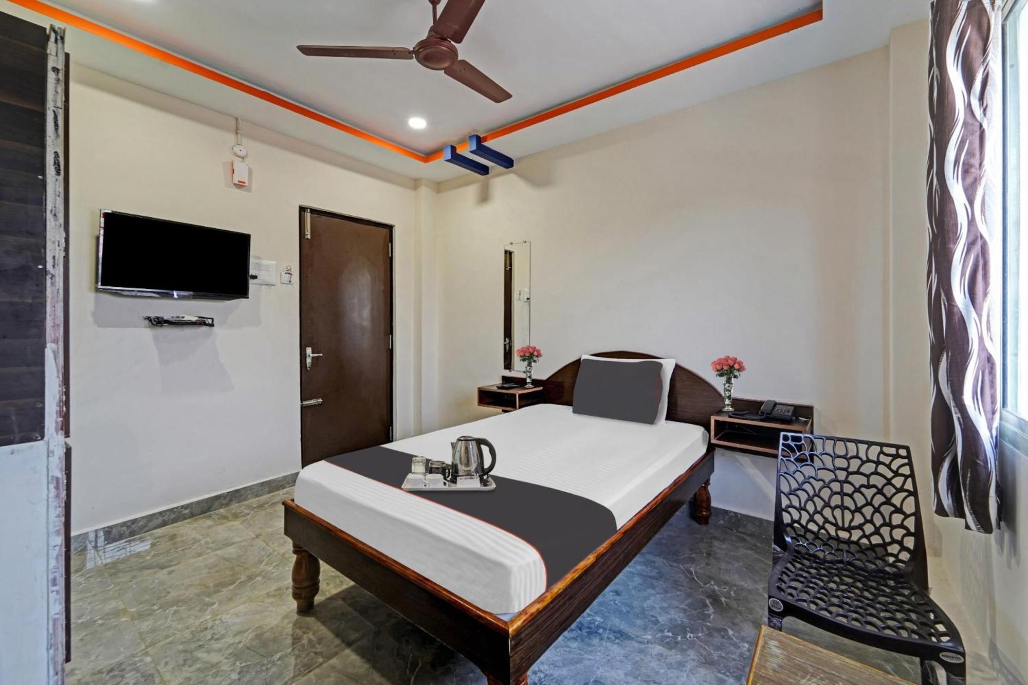 Hotel Capital O Lakshmi Residency