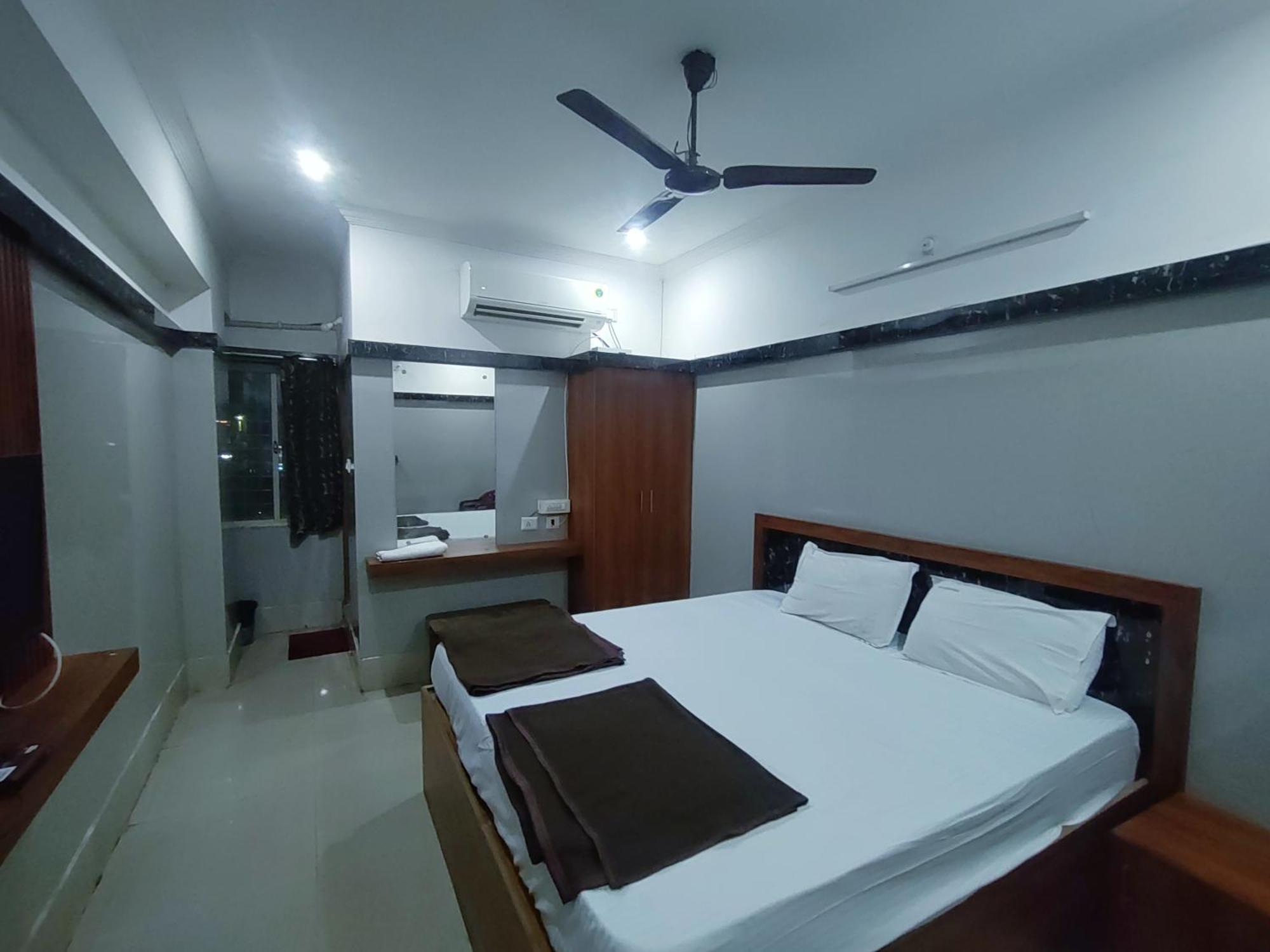 Lodge Govindh Heights *
