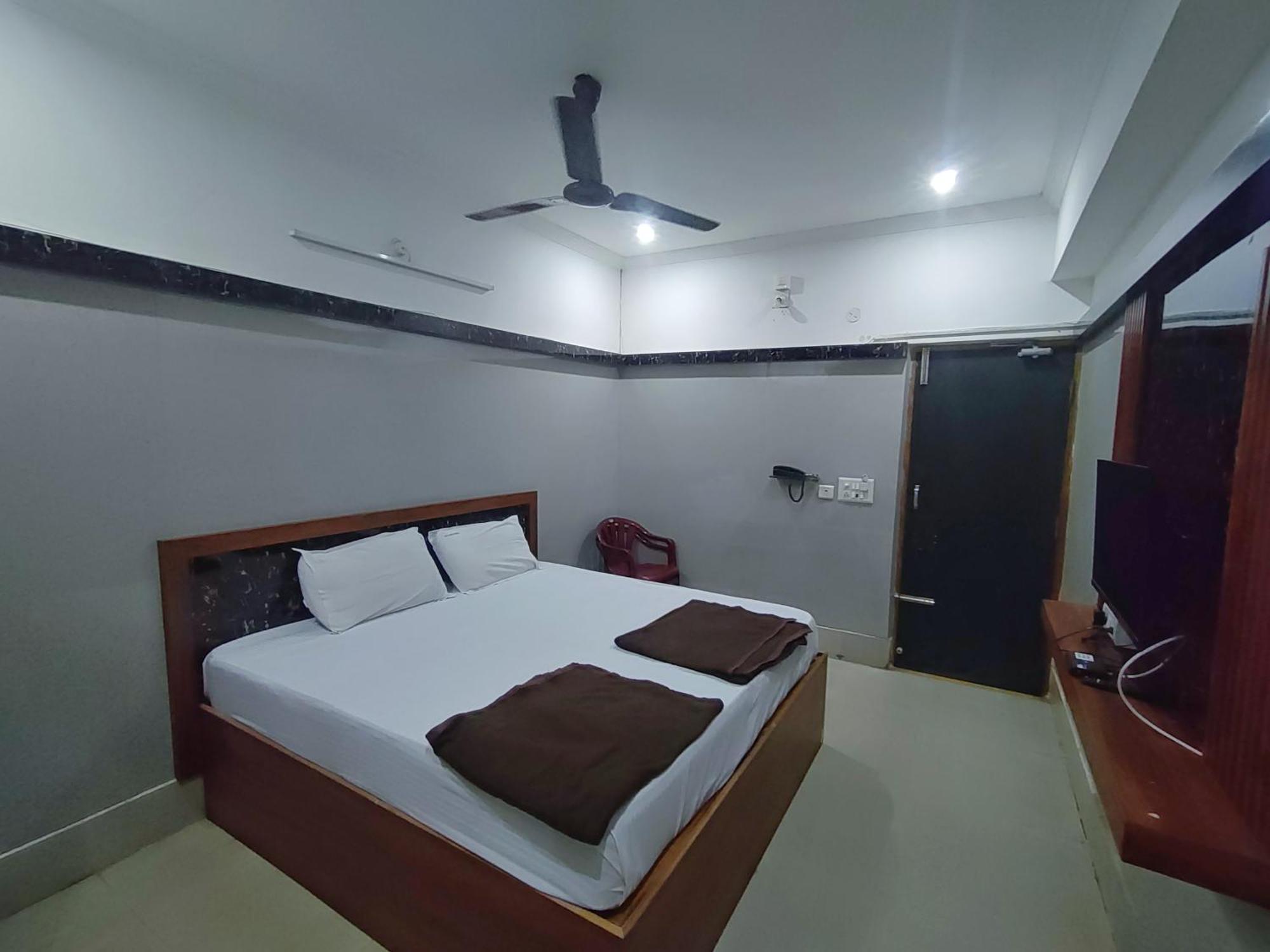 Lodge Govindh Heights *