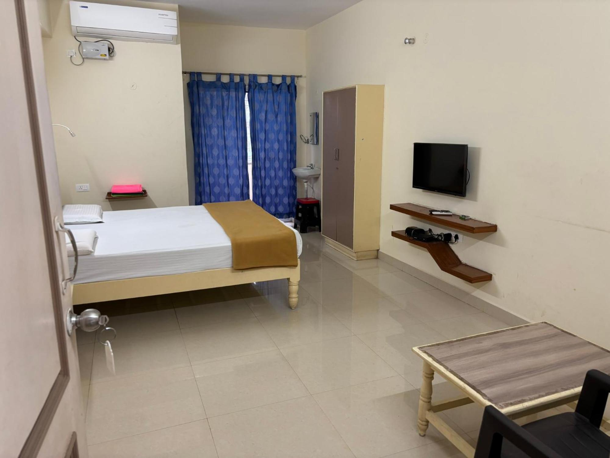 Srinivasa Hotel
