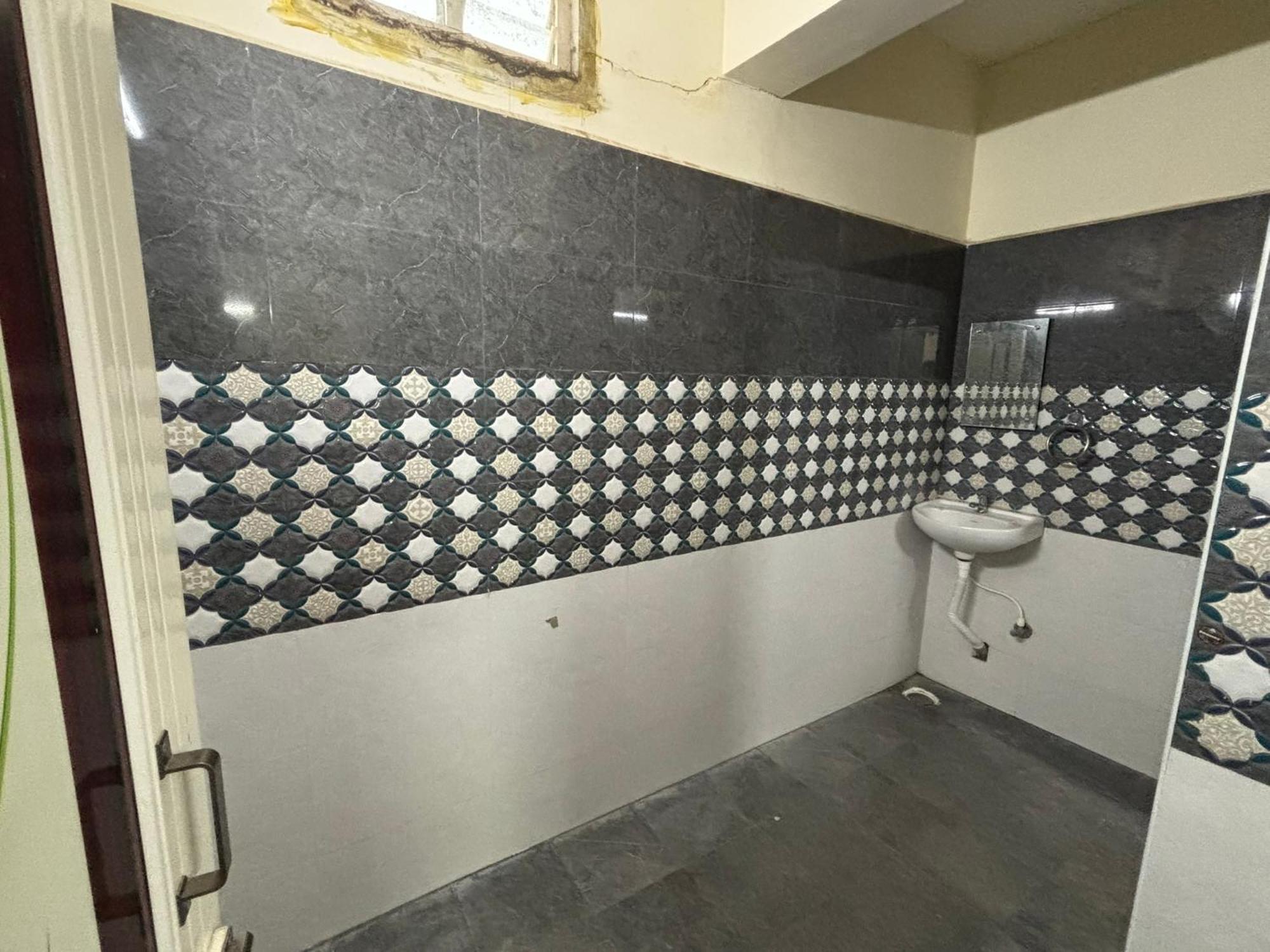 Hotel Srinivasa *