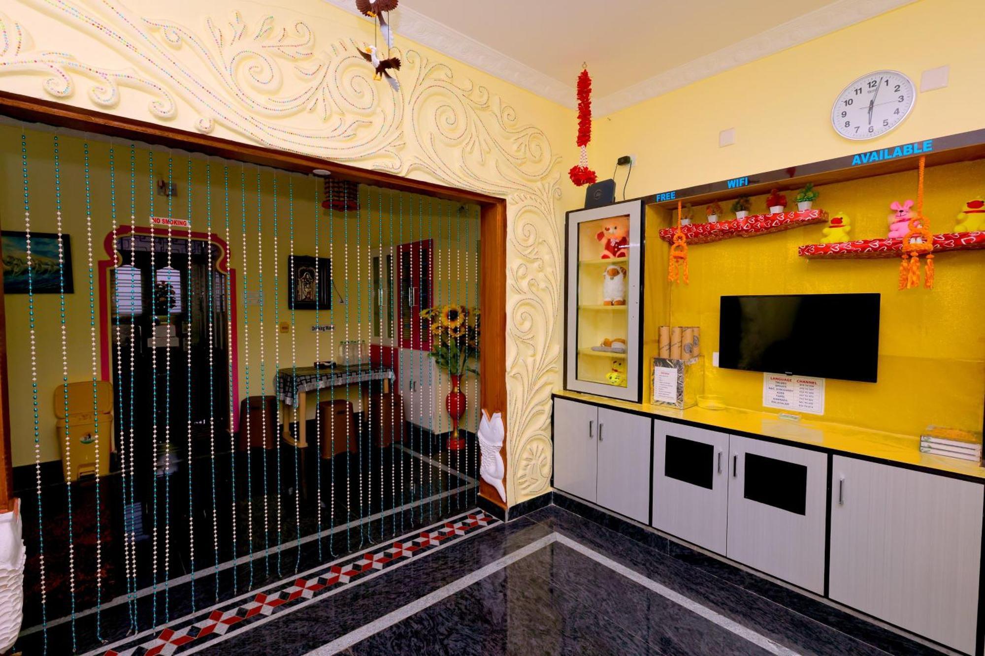 Sri Sakthi - Beyond The Expectations- 10 To 15 Minutes Drive From Railway Station And Bus Station