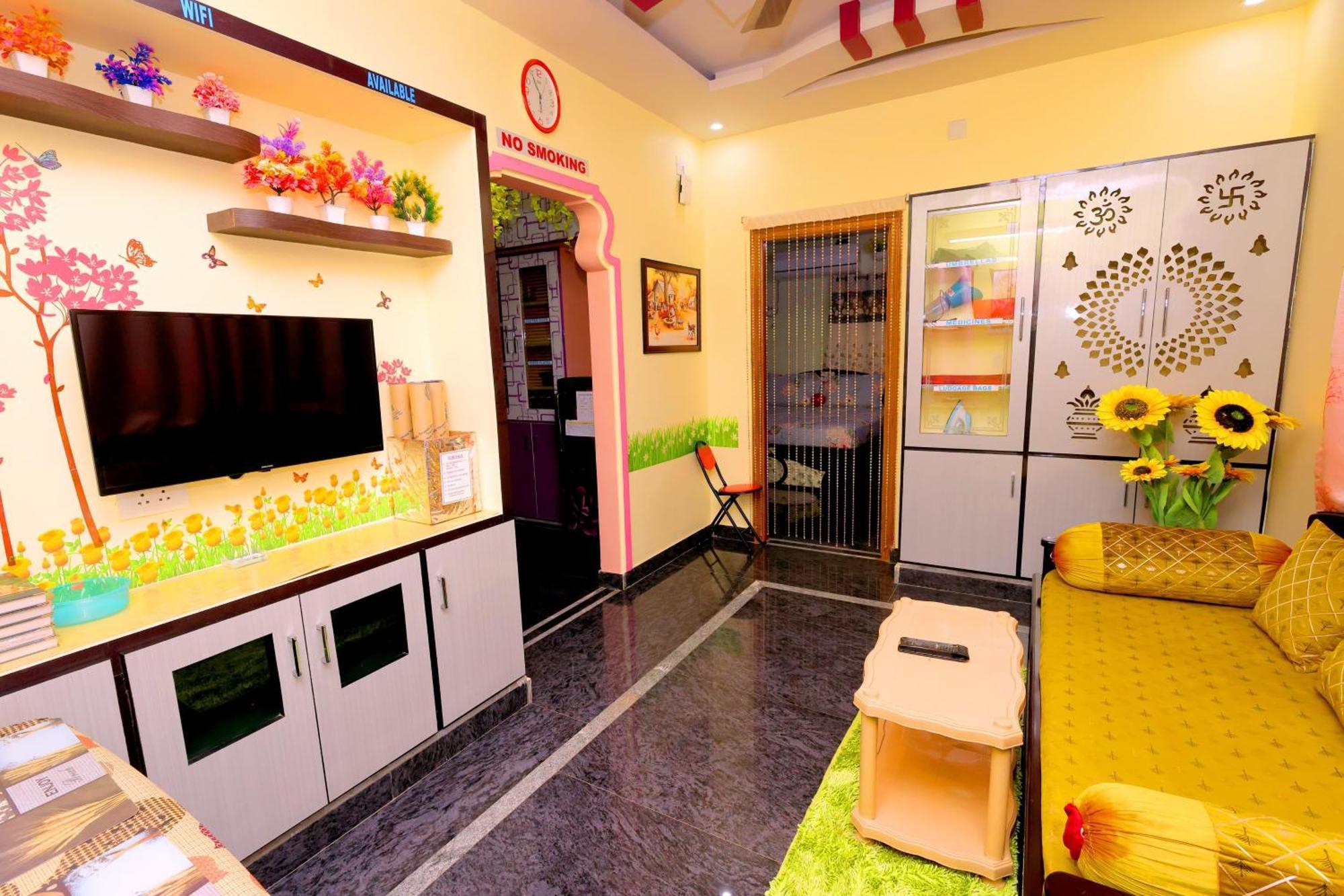 Sri Sakthi - Beyond The Expectations- 10 To 15 Minutes Drive From Railway Station And Bus Station