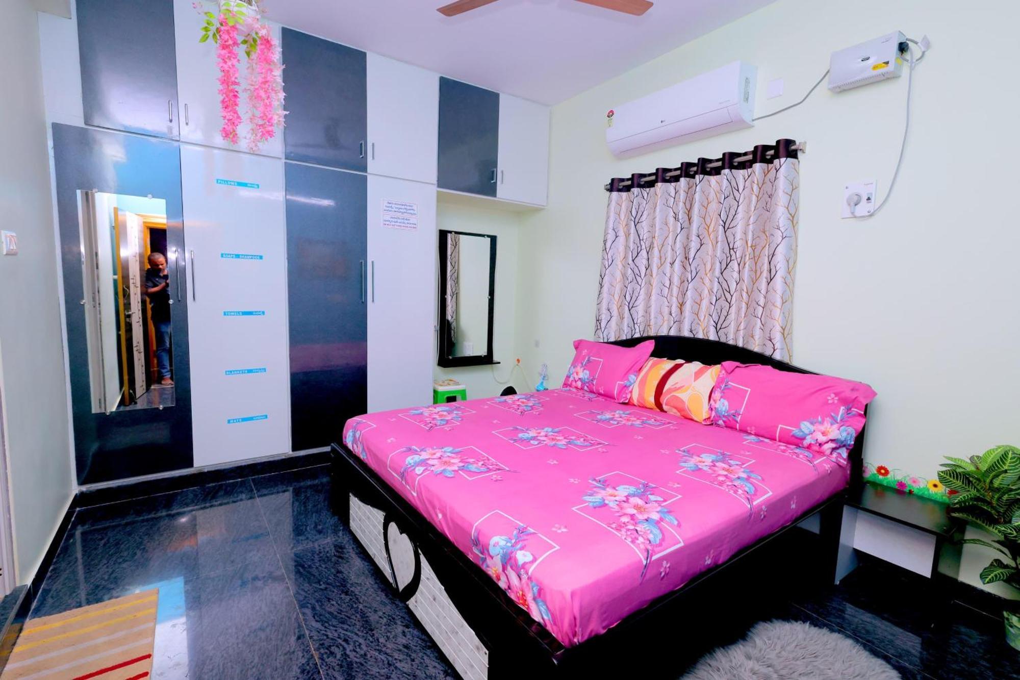 Sri Sakthi - Beyond The Expectations- 10 To 15 Minutes Drive From Railway Station And Bus Station Hotel