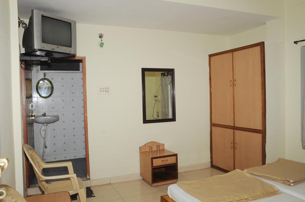 Hotel Agarala Residency *