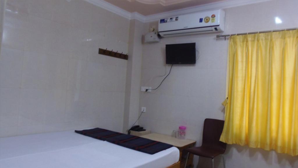 Lodge Kvr Deluxe Residency *