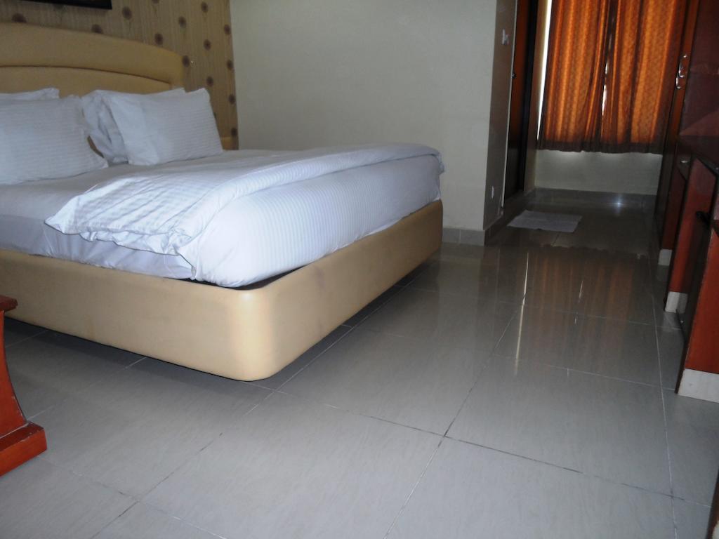 Kandy Plr