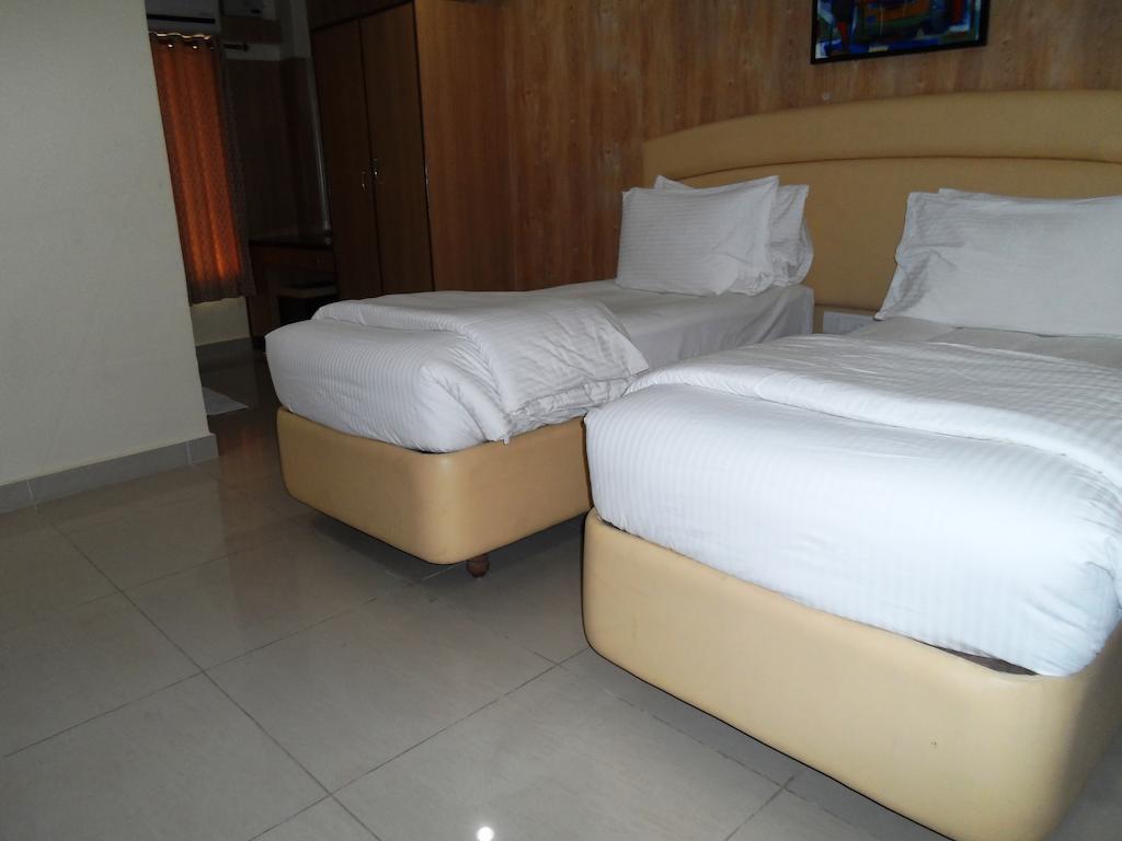 Hotel Kandy Plr