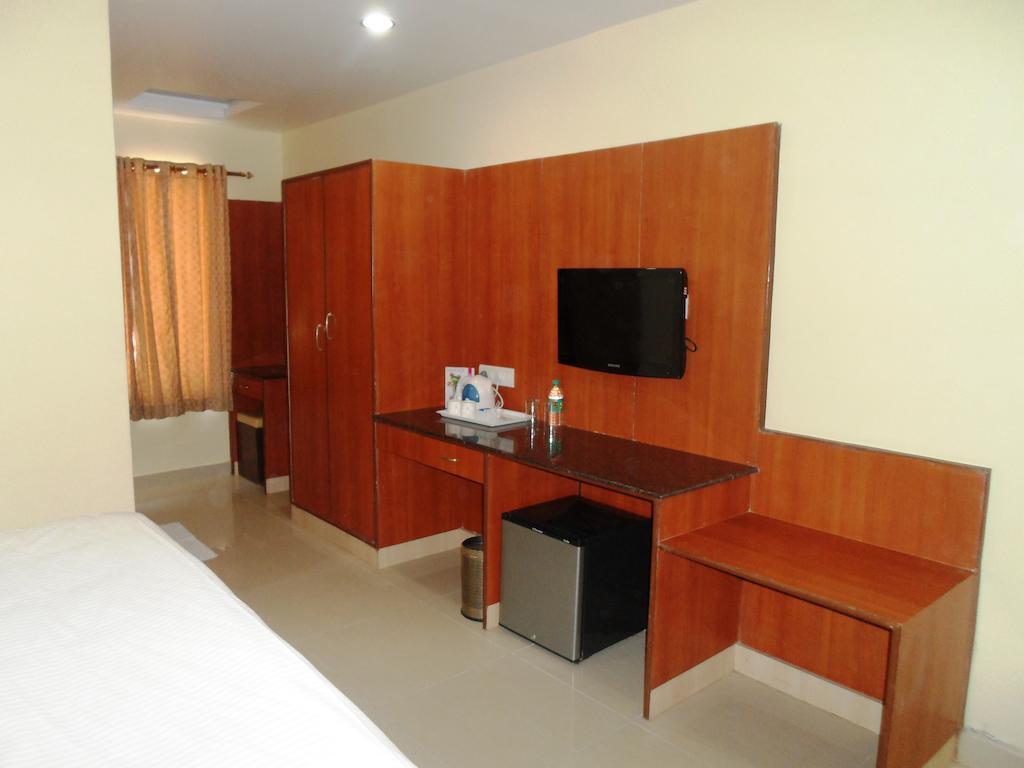 Hotel Kandy Plr Tirupati
