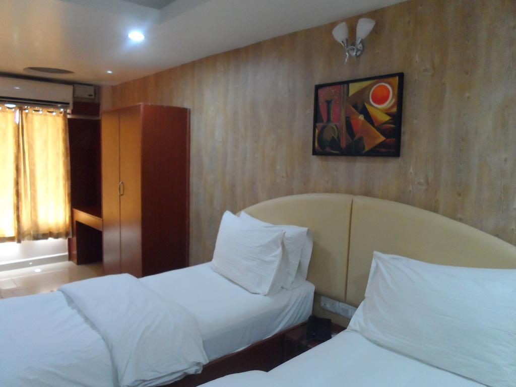 Hotel Kandy Plr
