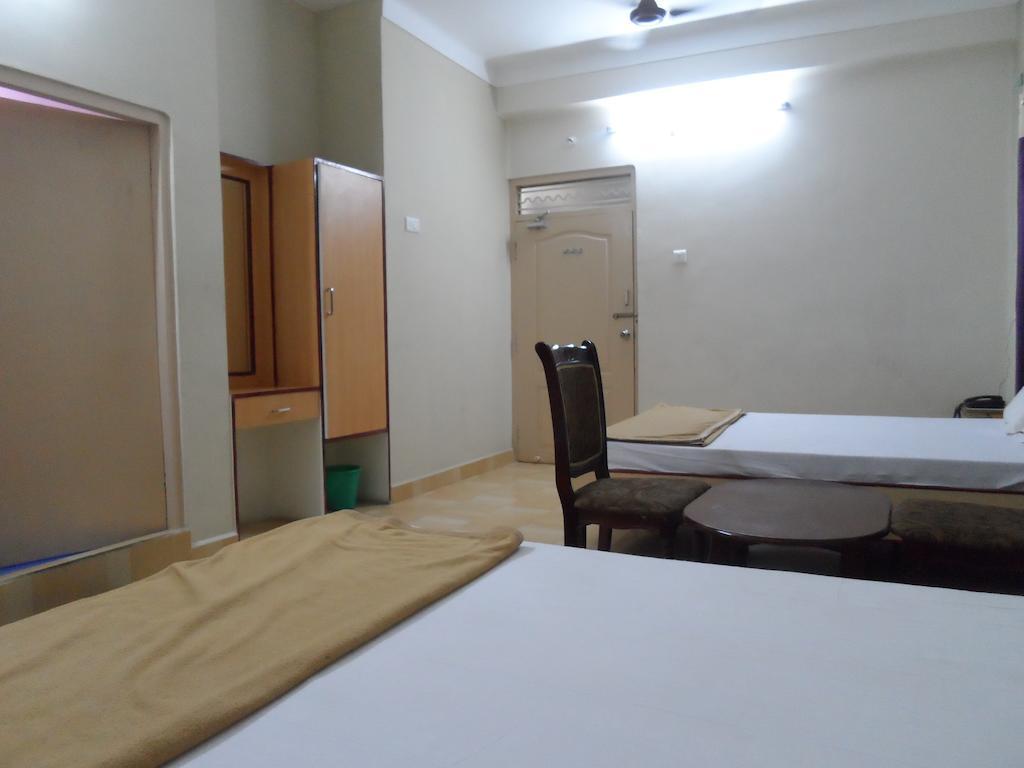 Hotel Pasuparthy Residency Tirupati