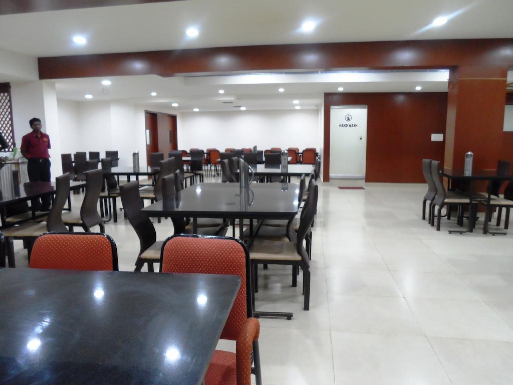 Hotel Bhimas Paradise 2*