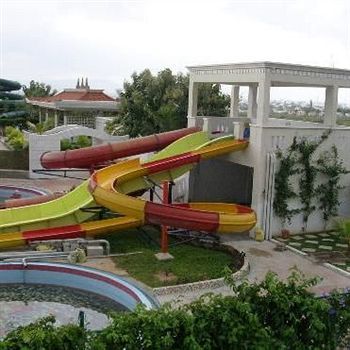 Grand World Resort 3*