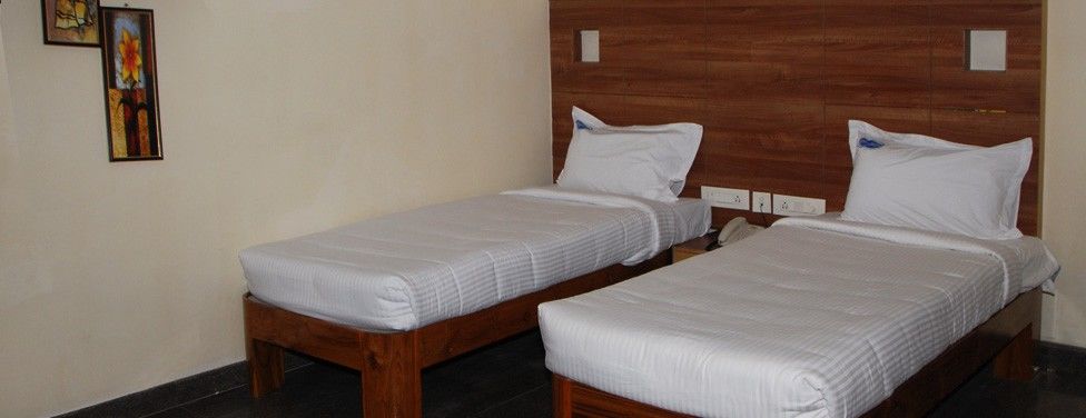 Slv Grand Hotel Tirupati