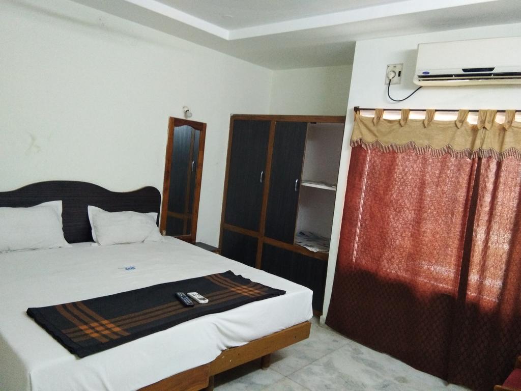 Hotel Poojith Residency