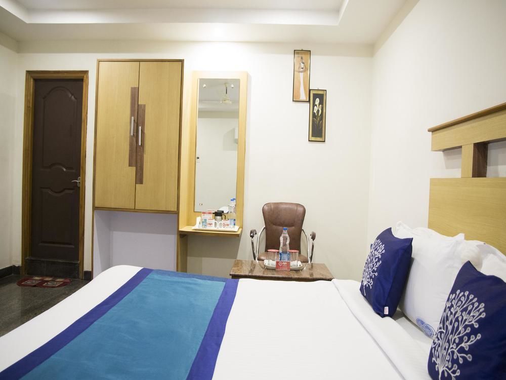 Oyo Srinivasam Complex 3*