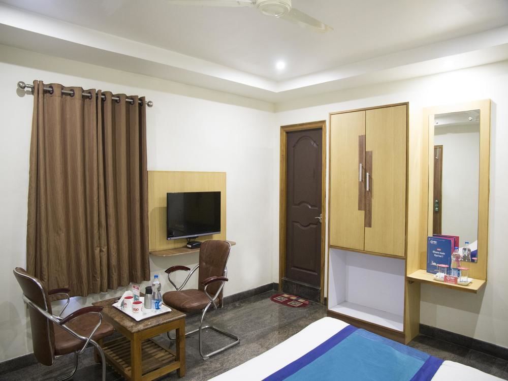 Oyo Srinivasam Complex Hotel 3*