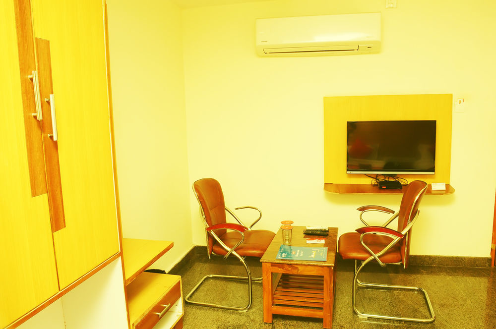Oyo Srinivasam Complex Hotel Tirupati