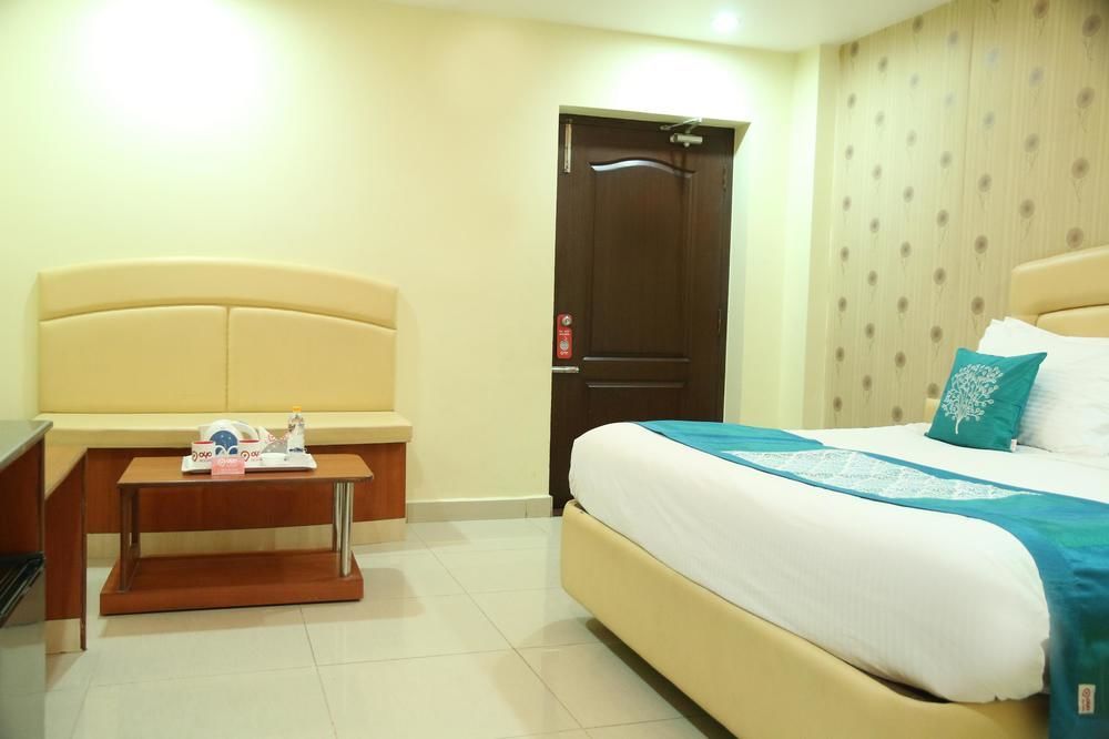 Hotel Oyo Chandragiri Srivari Mettu