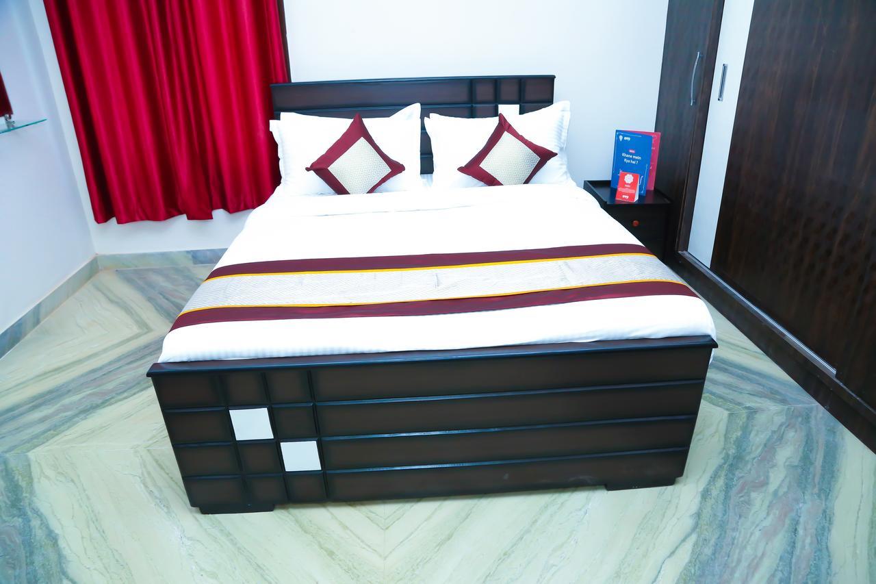 Hotel Oyo 9226 Near Railway Station