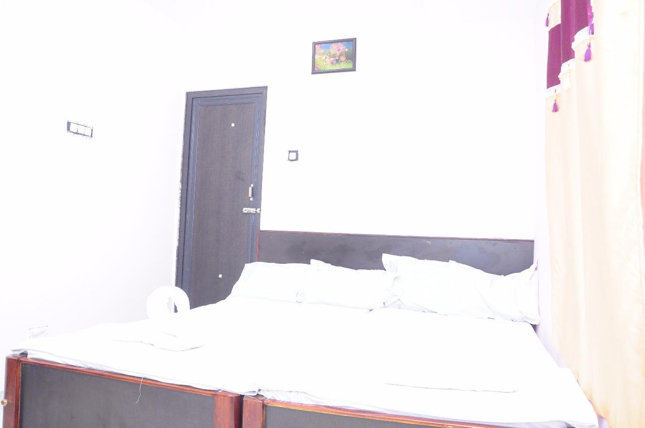 Lodge Sgs Residency *