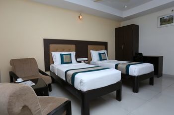 Oyo 9015 Near Railway Station Hotel Tirupati
